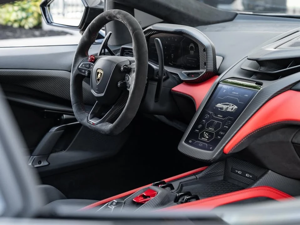 2024 Lamborghini Revuelto - Image 17 of 20