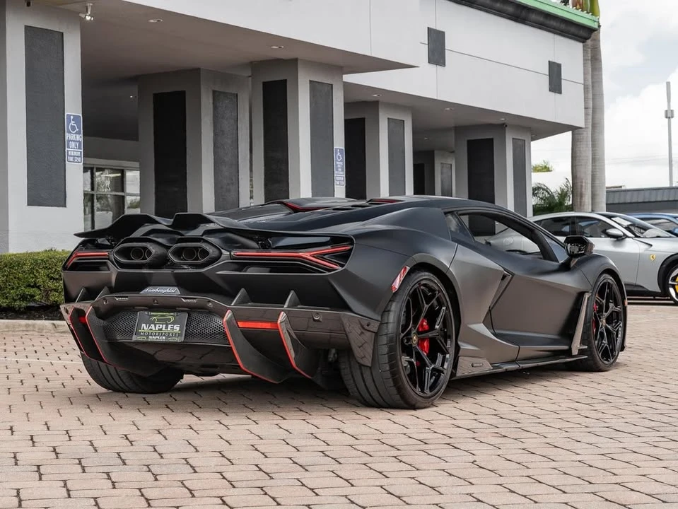 2024 Lamborghini Revuelto - Image 19 of 20