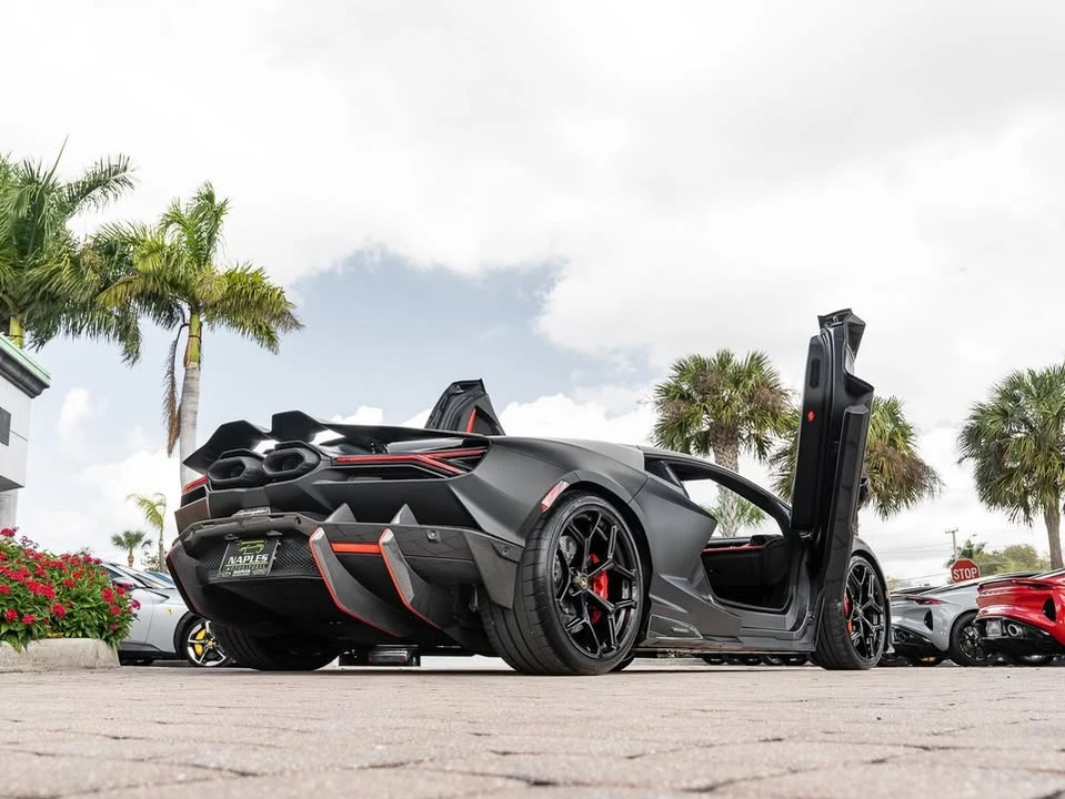 2024 Lamborghini Revuelto - Image 6 of 20