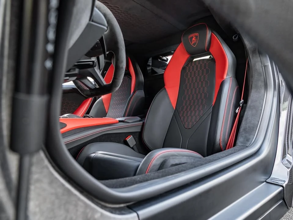 2024 Lamborghini Revuelto - Image 9 of 20