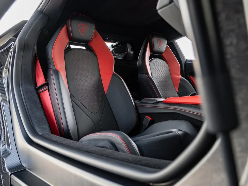 2024 Lamborghini Revuelto - Image 14 of 20