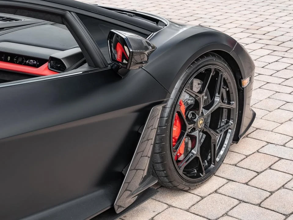 2024 Lamborghini Revuelto - Image 10 of 20