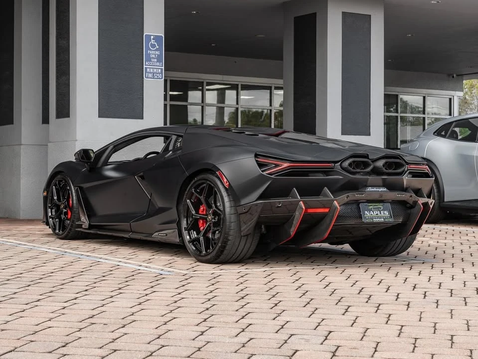 2024 Lamborghini Revuelto - Image 18 of 20