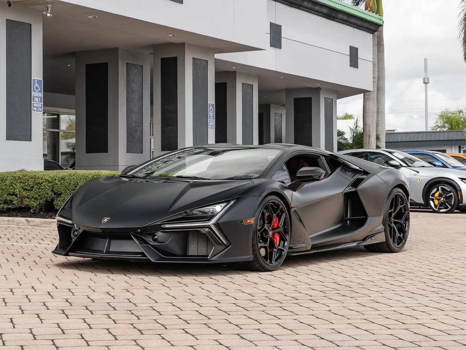 2024 Lamborghini Revuelto - Image 12 of 20