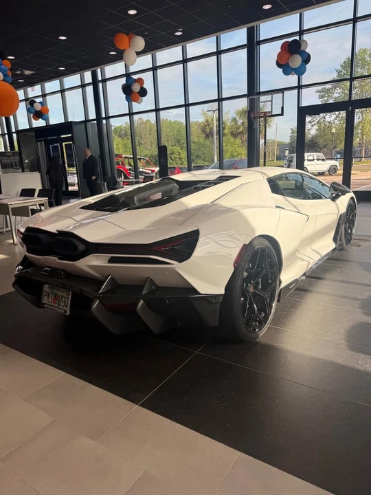 2024 Lamborghini Revuelto - Image 5 of 8