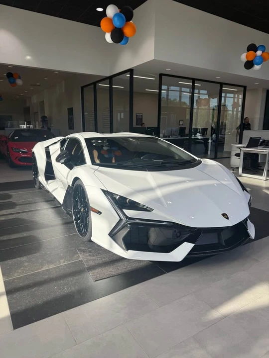2024 Lamborghini Revuelto - Image 4 of 8