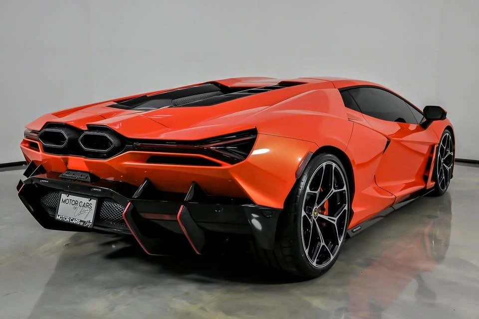 2024 Lamborghini Revuelto - Image 13 of 20
