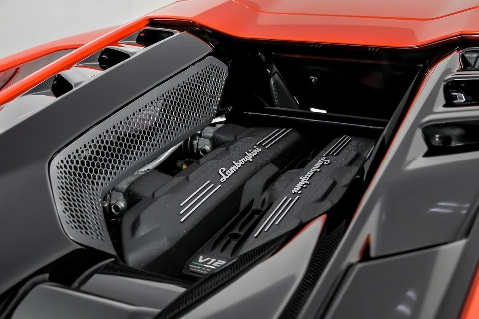 2024 Lamborghini Revuelto - Image 19 of 20