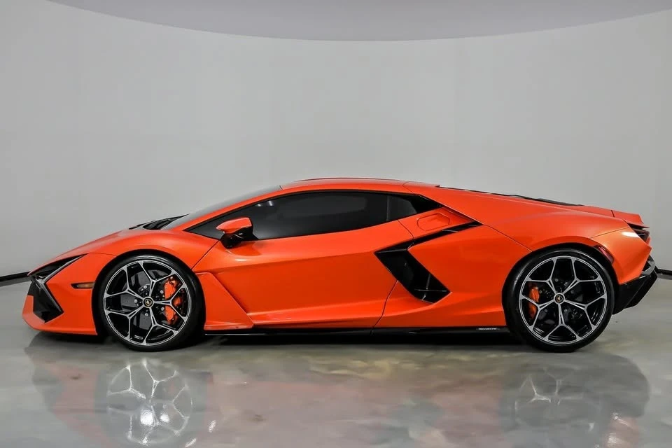 2024 Lamborghini Revuelto - Image 10 of 20