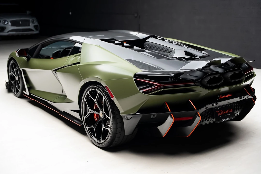 2024 Lamborghini Revuelto - Image 28 of 31