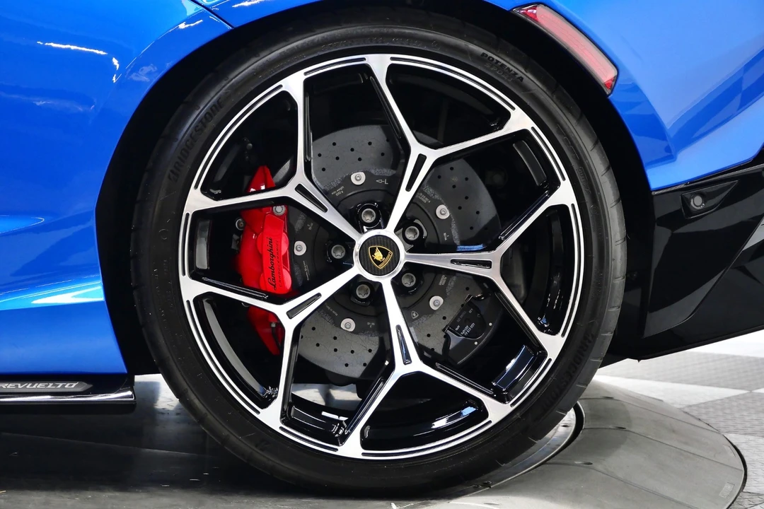 2024 Lamborghini Revuelto - Image 11 of 12