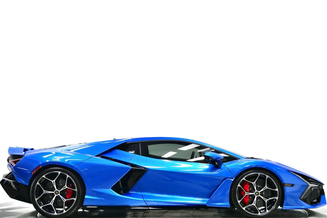2024 Lamborghini Revuelto - Image 2 of 21