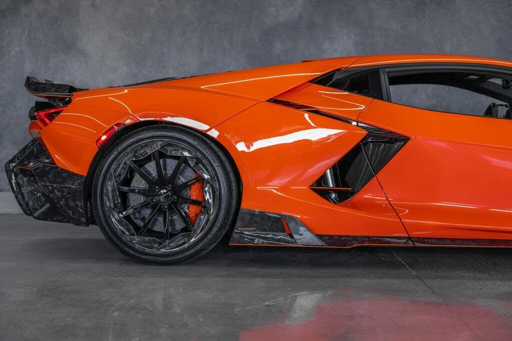 2024 Lamborghini Revuelto - Image 10 of 31