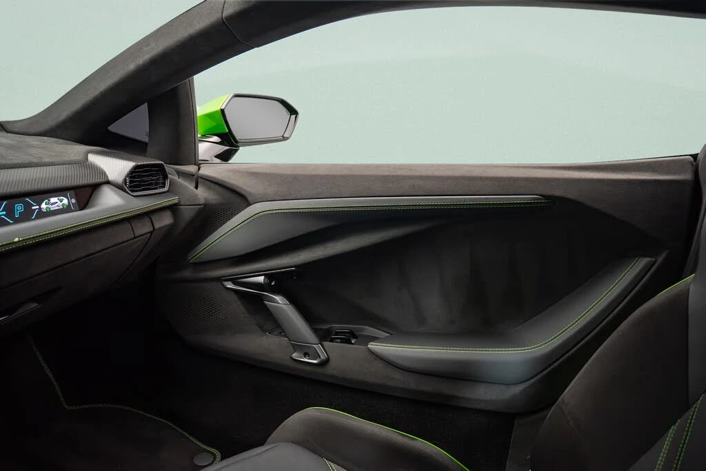 2024 Lamborghini Revuelto - Image 21 of 27