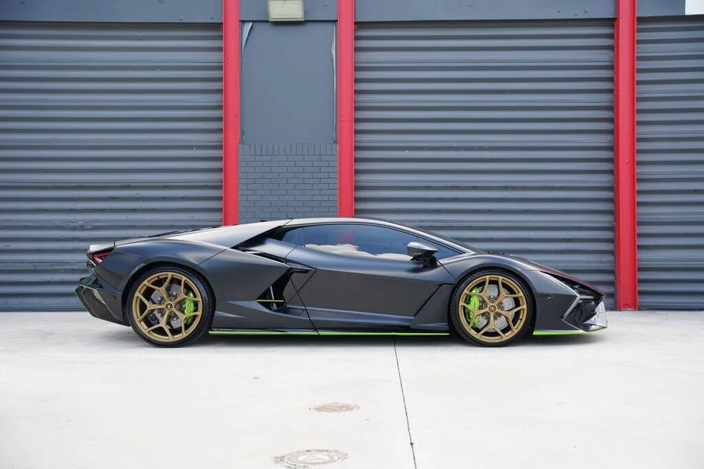 2024 Lamborghini Revuelto - Image 19 of 31