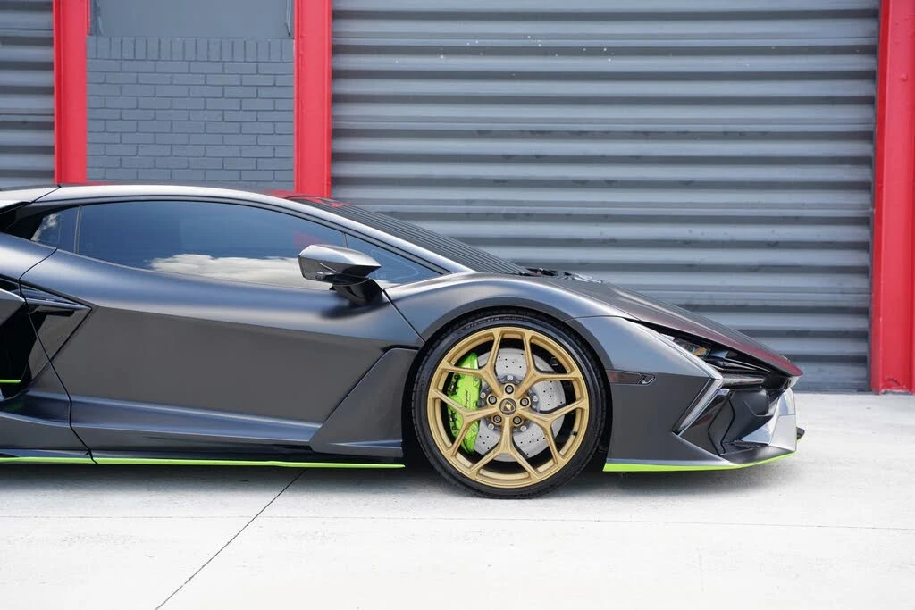 2024 Lamborghini Revuelto - Image 15 of 31