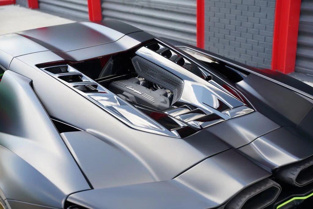 2024 Lamborghini Revuelto - Image 7 of 31