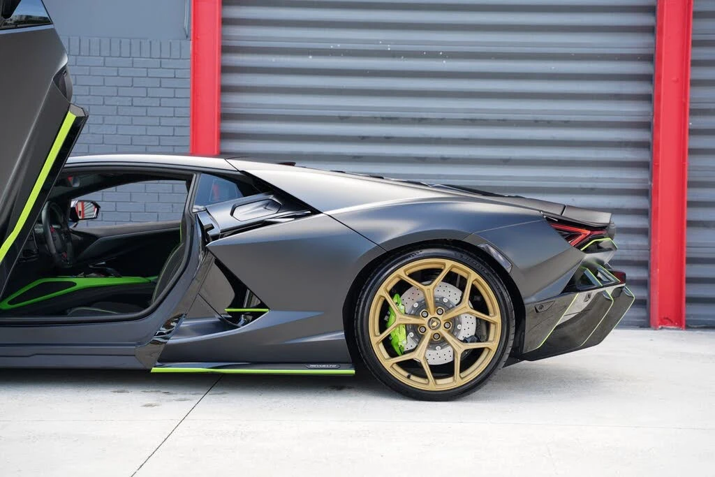 2024 Lamborghini Revuelto - Image 9 of 31