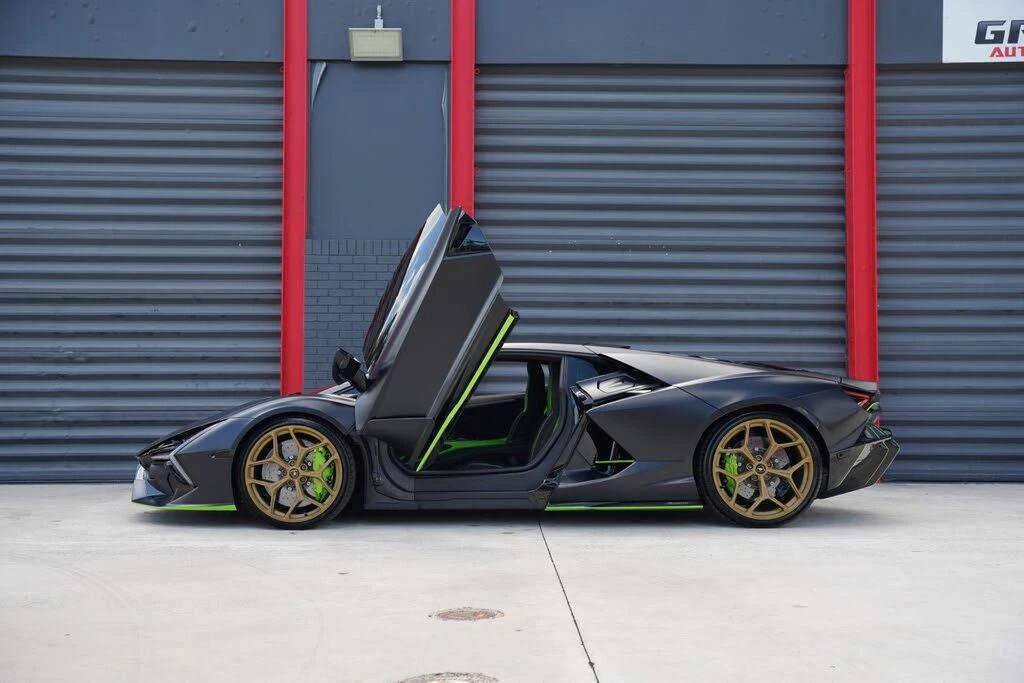 2024 Lamborghini Revuelto - Image 5 of 31