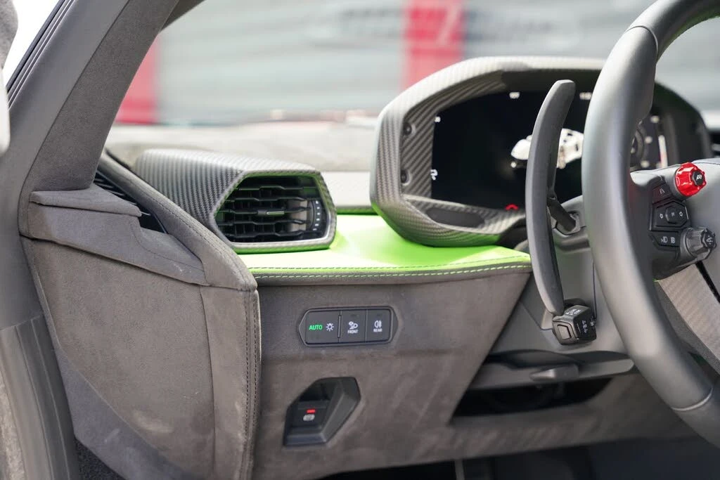 2024 Lamborghini Revuelto - Image 29 of 31
