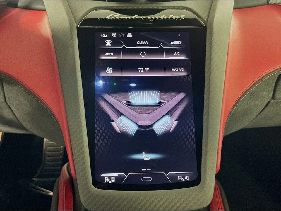 2024 Lamborghini Revuelto - Image 16 of 31