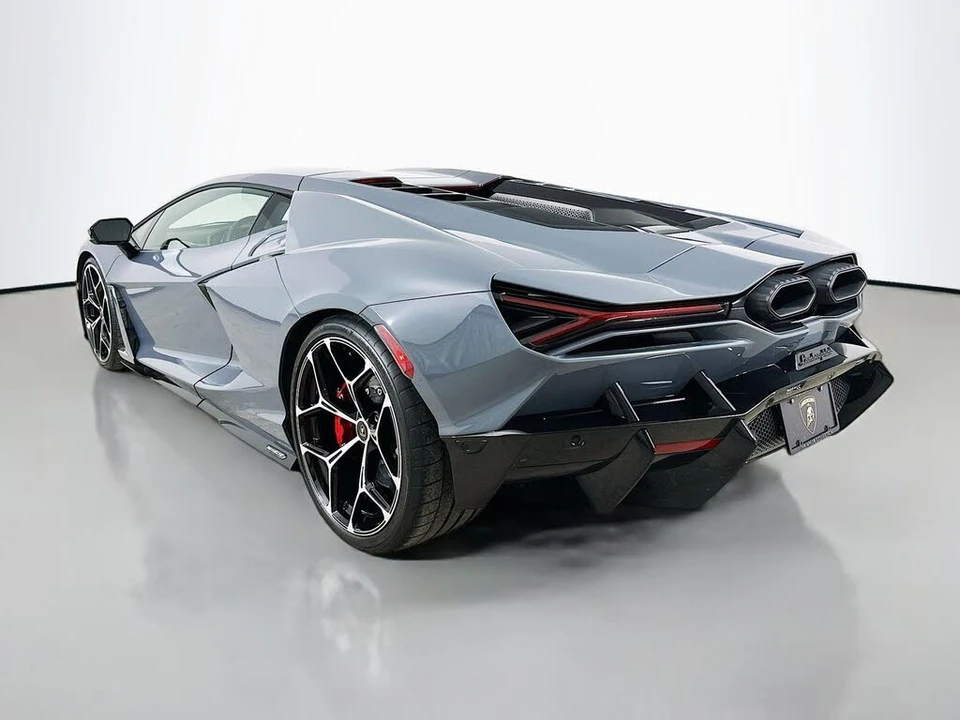 2024 Lamborghini Revuelto - Image 7 of 31