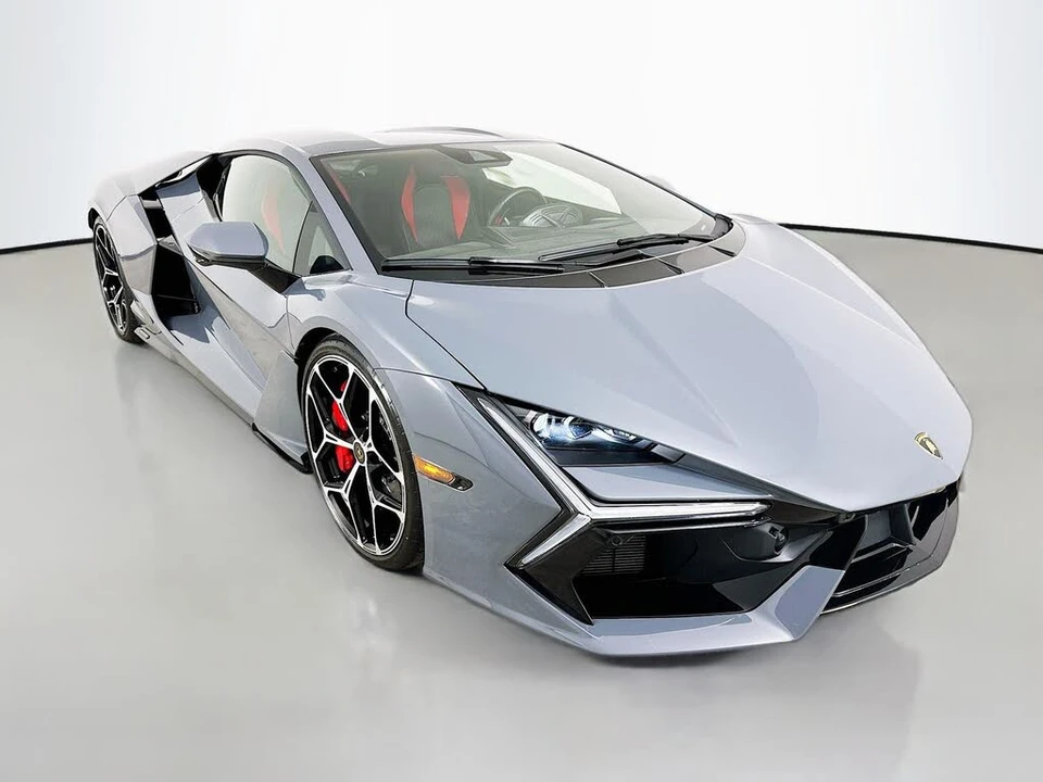 2024 Lamborghini Revuelto - Image 3 of 31