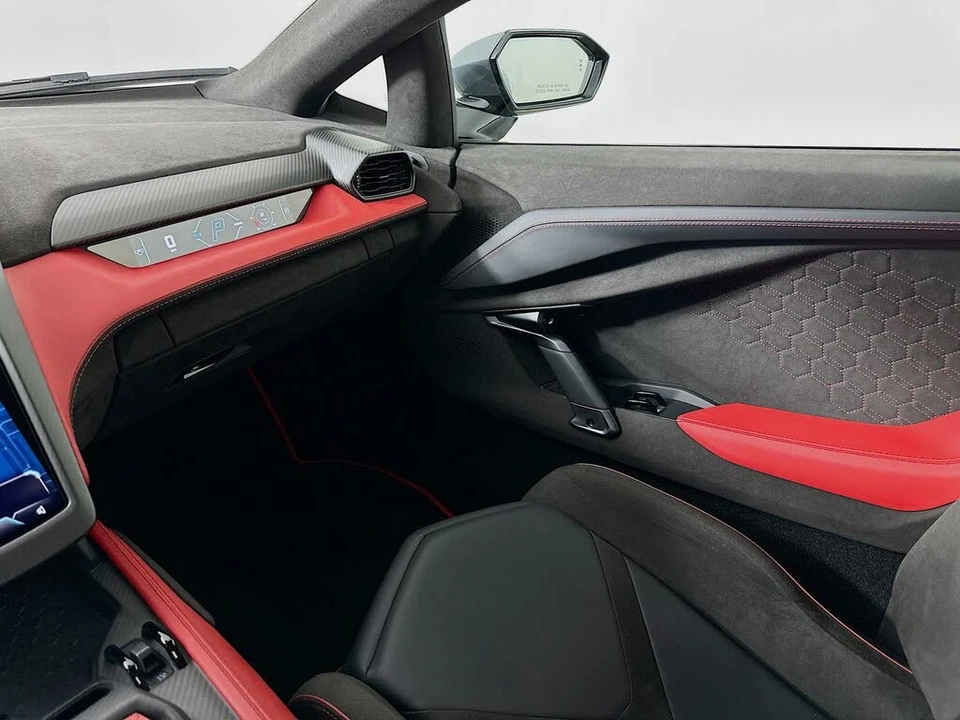 2024 Lamborghini Revuelto - Image 23 of 31