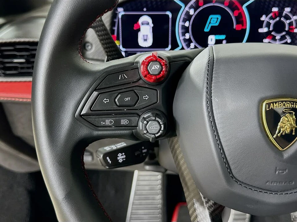 2024 Lamborghini Revuelto - Image 18 of 31