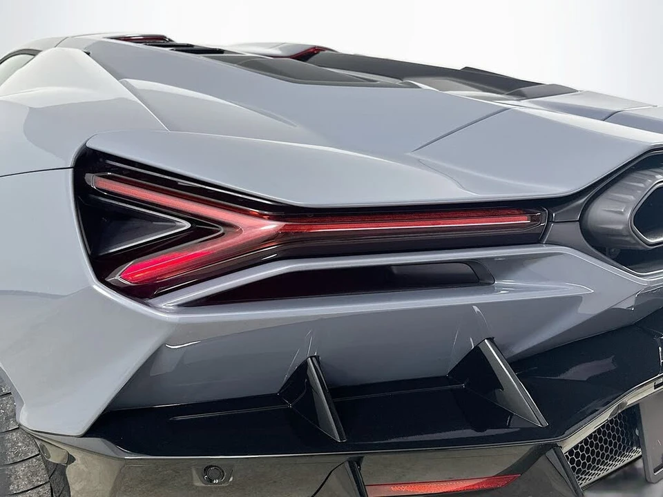 2024 Lamborghini Revuelto - Image 12 of 31
