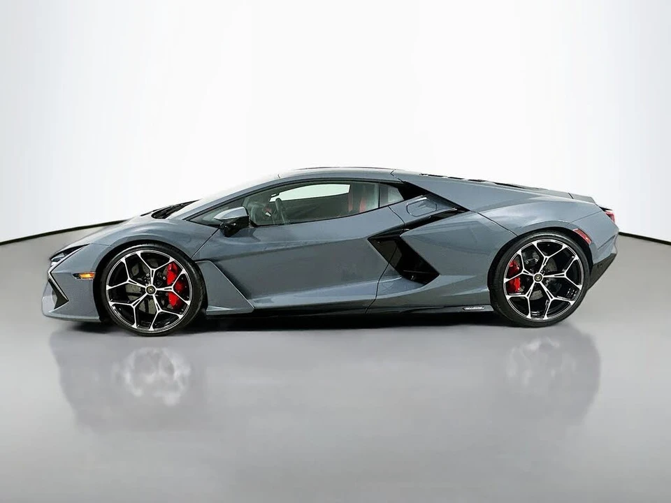 2024 Lamborghini Revuelto - Image 8 of 31