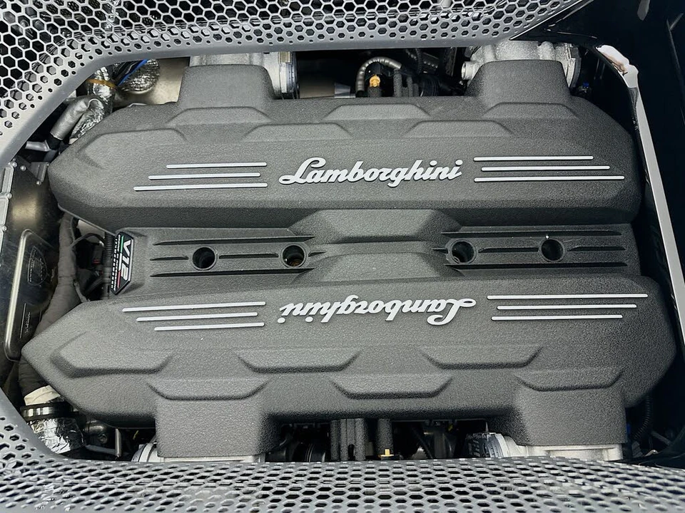 2024 Lamborghini Revuelto - Image 13 of 31