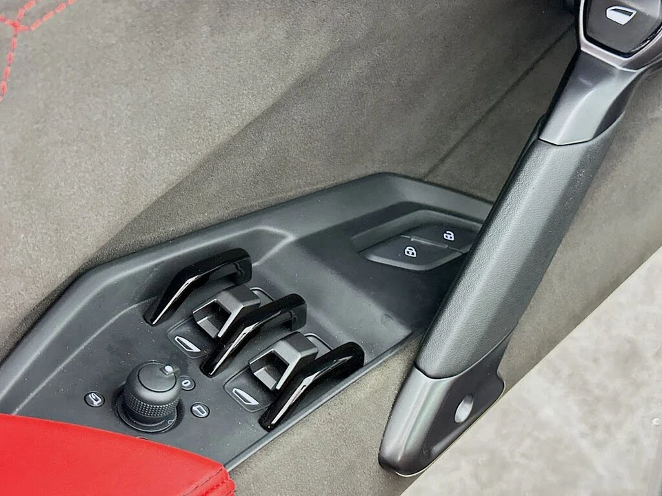 2024 Lamborghini Revuelto - Image 17 of 31