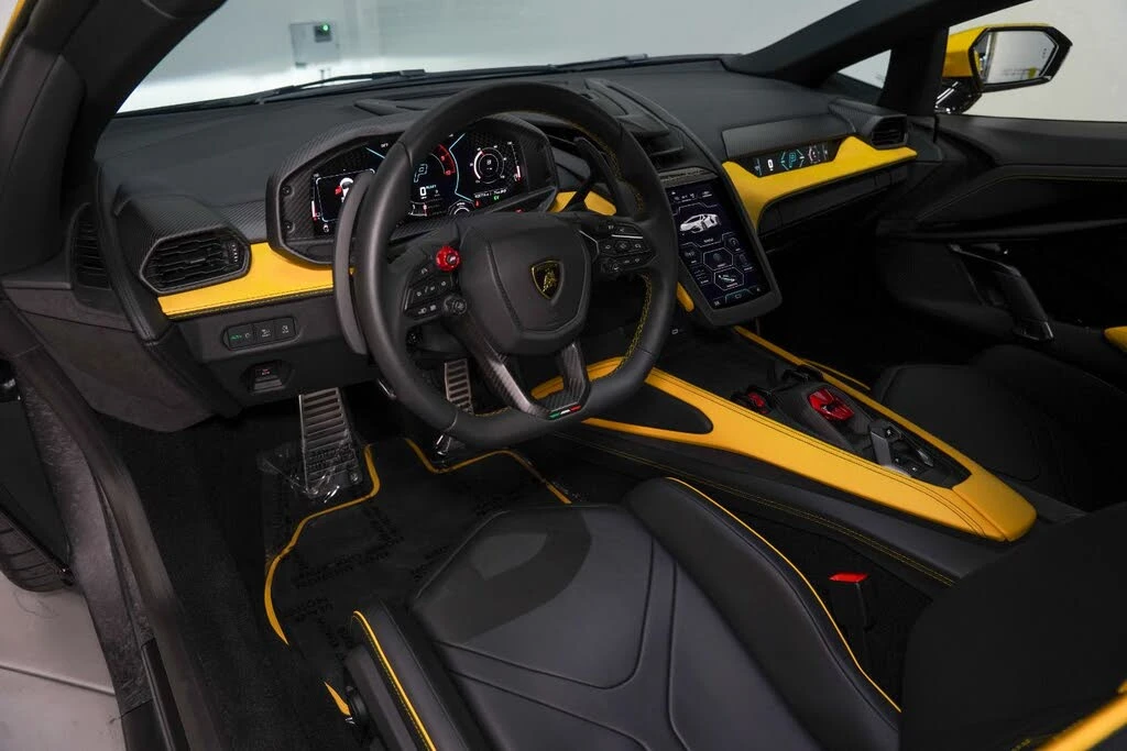 2024 Lamborghini Revuelto - Image 12 of 31