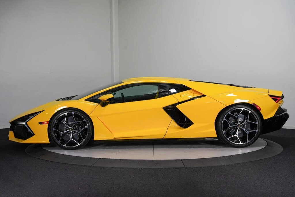 2024 Lamborghini Revuelto - Image 8 of 31