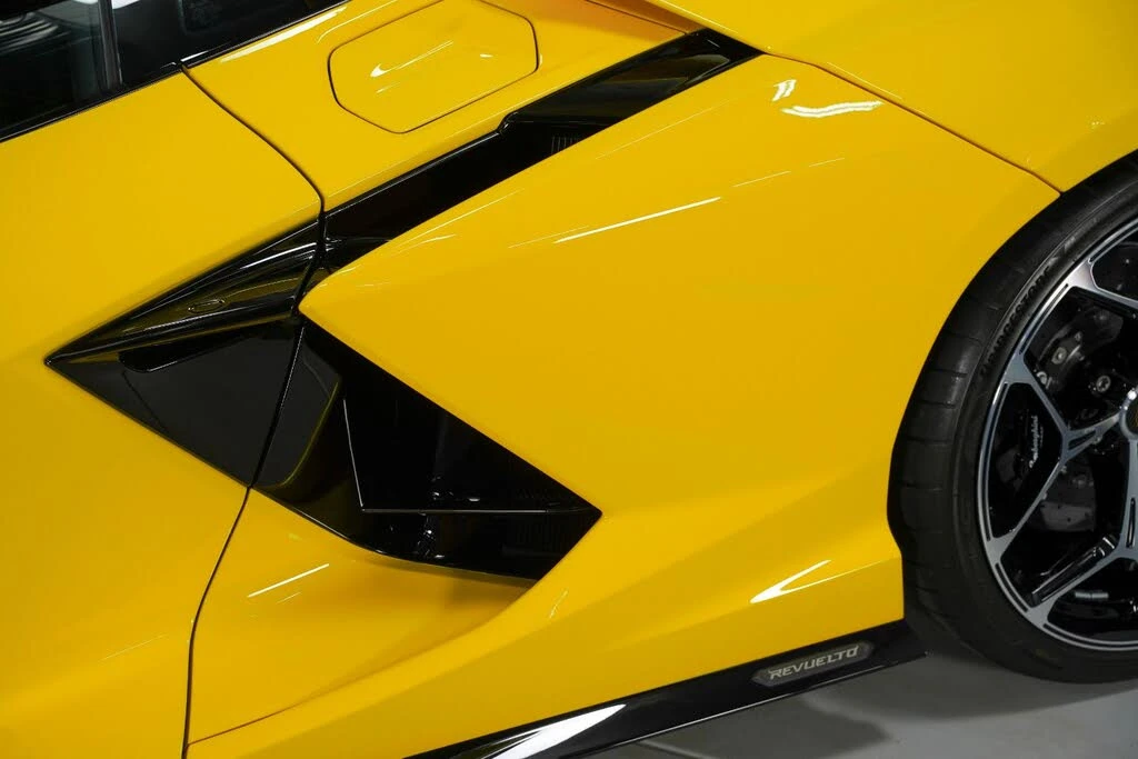 2024 Lamborghini Revuelto - Image 19 of 31