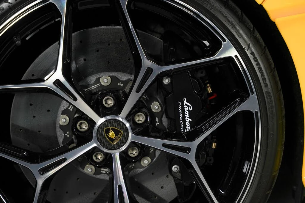 2024 Lamborghini Revuelto - Image 18 of 31