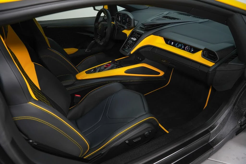 2024 Lamborghini Revuelto - Image 29 of 31