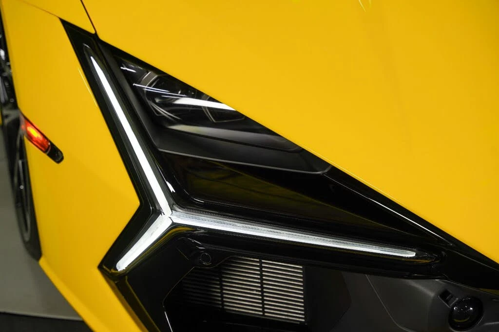 2024 Lamborghini Revuelto - Image 13 of 31