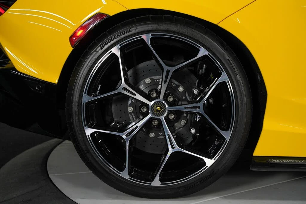 2024 Lamborghini Revuelto - Image 27 of 31