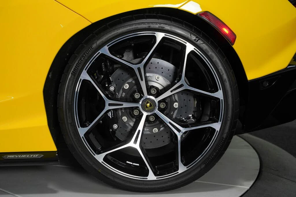 2024 Lamborghini Revuelto - Image 20 of 31