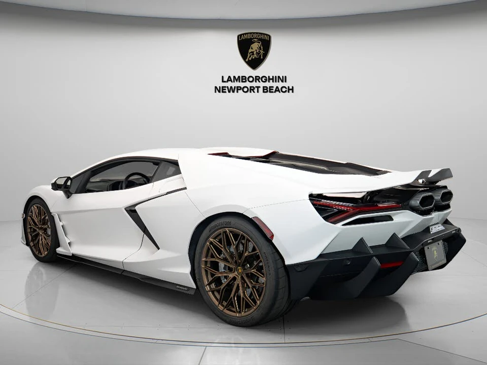 2024 Lamborghini Revuelto - Image 4 of 18