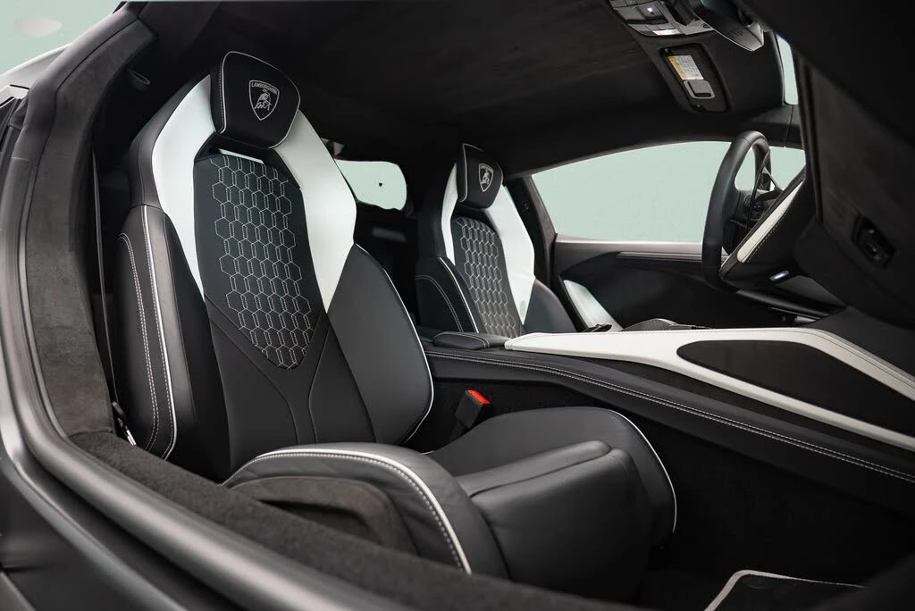 2024 Lamborghini Revuelto - Image 10 of 18