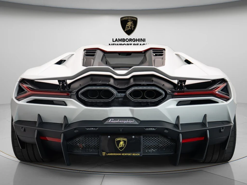2024 Lamborghini Revuelto - Image 5 of 18