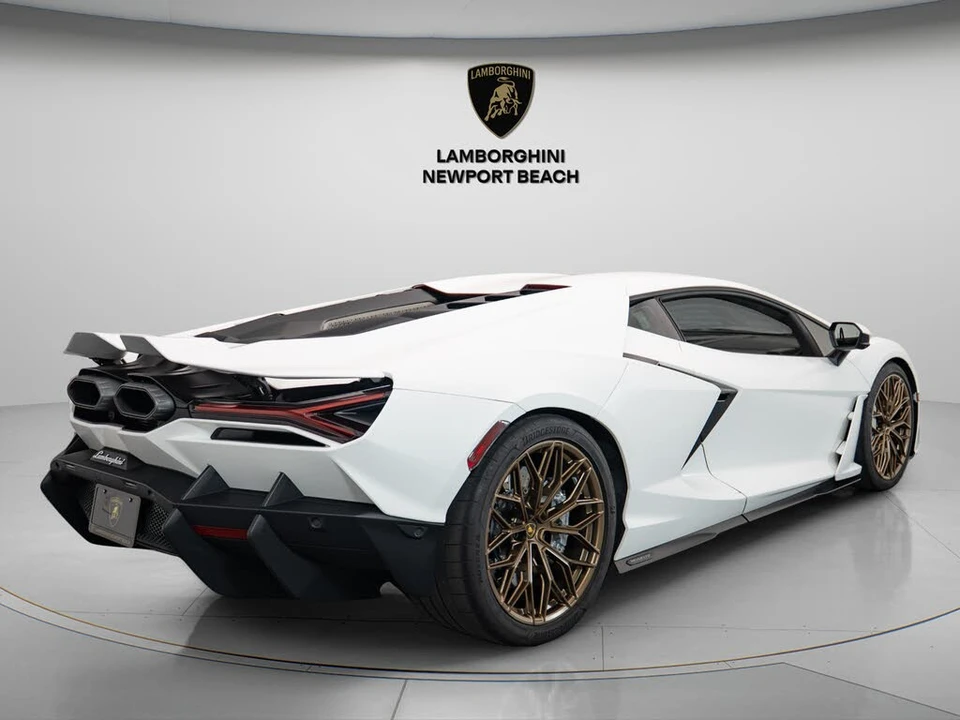 2024 Lamborghini Revuelto - Image 6 of 18