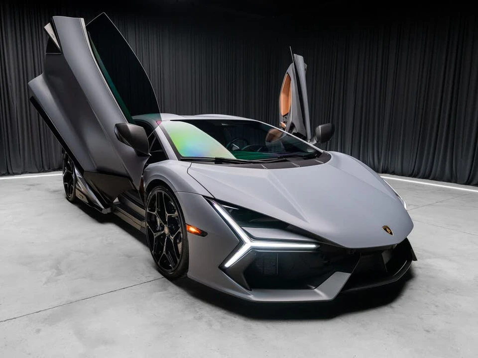 2024 Lamborghini Revuelto - Image 13 of 31