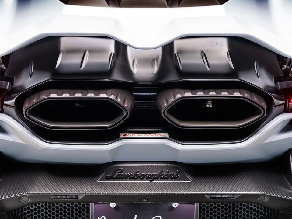 2024 Lamborghini Revuelto - Image 7 of 31