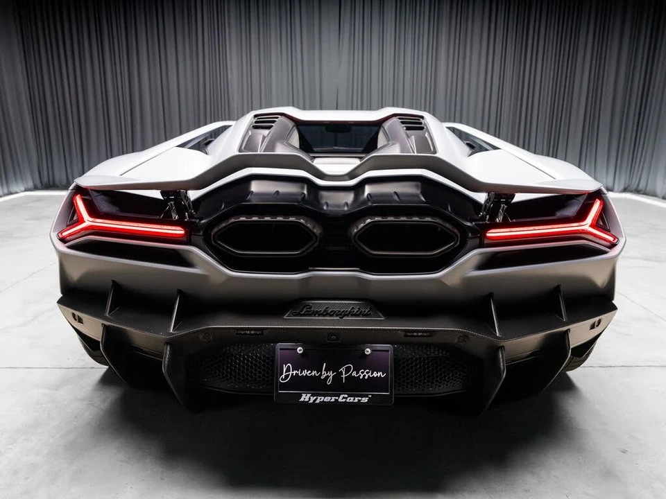 2024 Lamborghini Revuelto - Image 19 of 31