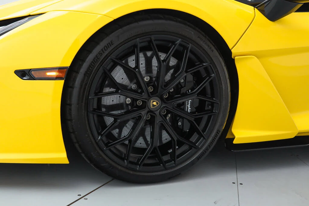 2024 Lamborghini Revuelto - Image 14 of 31