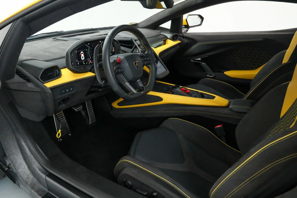 2024 Lamborghini Revuelto - Image 2 of 31